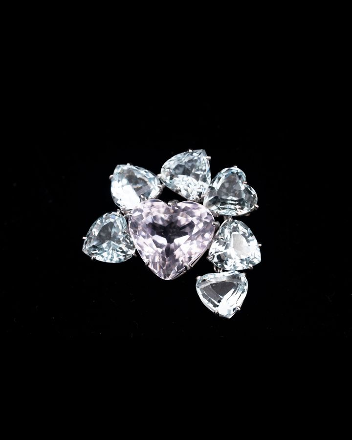 Lot 679: 14K White Gold Heart Brooch with Aquamarine Hearts