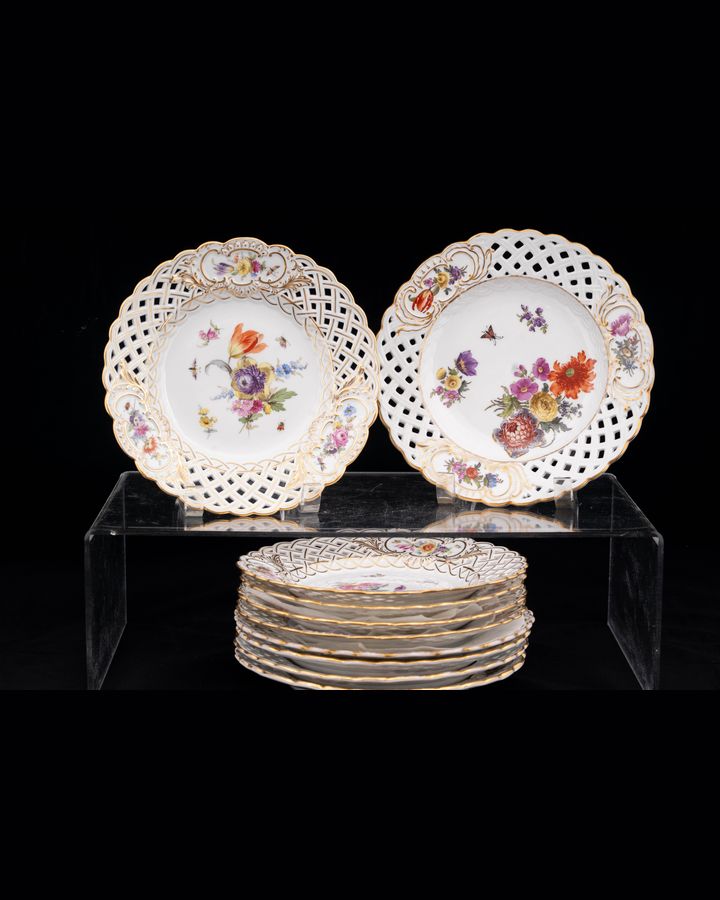 Lot 266: (10) Meissen Reticulated Floral and Insect Plates